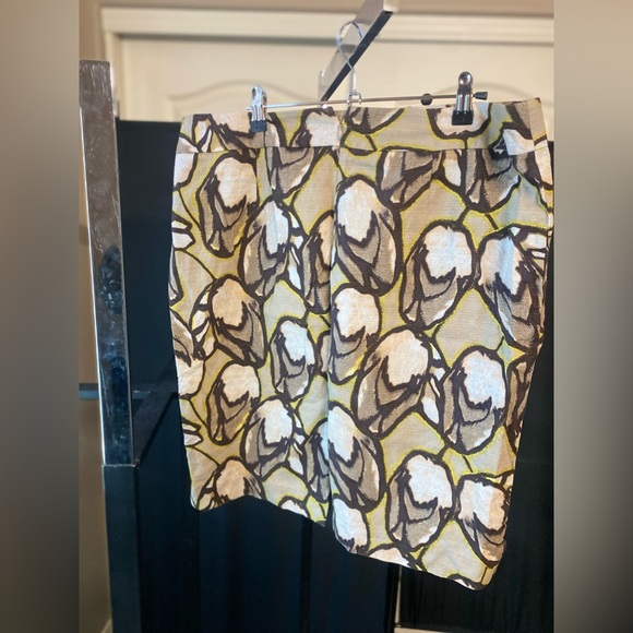 Ann Taylor Petite Straight Skirt Beige Brown Desert Sand Yellow Floral Size - Picture 2 of 3